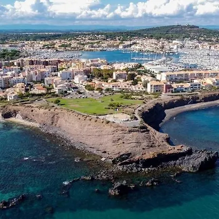 Capcool Pied Dans L'eau Vue Piscine Parking Daire